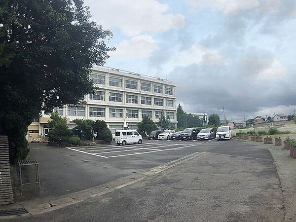扶桑町立扶桑中学校 1500m