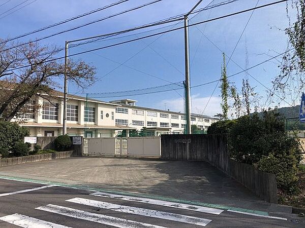 犬山市立　南部中学校 900m