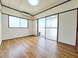 第一グランディール 205 号室 2階1DKのリビング/ダイニング