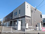 伊予市駅より徒歩11分 1階 築13年7ヶ月の賃貸物件
