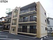 北伊予駅より徒歩46分 築10年11ヶ月 3階建の賃貸物件