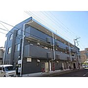 坂戸駅より徒歩9分 築37年 3階建の賃貸物件