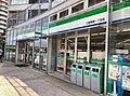 ファミリーマー...
