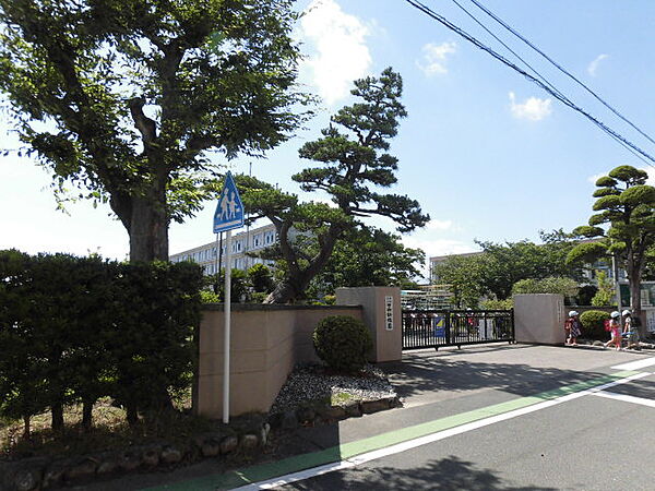 浜松市立中ノ町小学校（1413m）