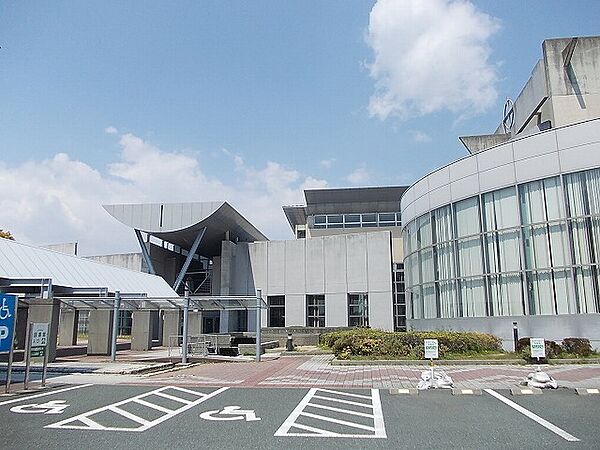 画像20:磐田市役所豊田図書館まで1700m