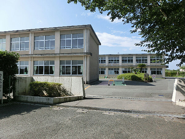 画像23:浜松市立富塚西小学校（1402m）