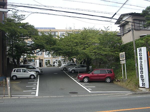 画像15:浜松市立高台中学校（1035m）