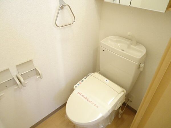 画像13:シャワー付トイレ