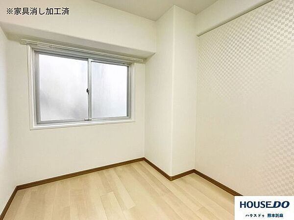 アクセントクロスのある洋室です。
