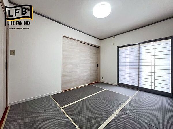 扉を閉めると独立したお部屋にもなるので、来客時にも便利です！