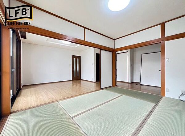 心落ち着く和室もあります！LDKとつながっているので、ゴロンと横になったり、お子様を遊ばせたりと、自由に使えます☆
