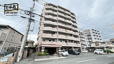 外観:☆スーパーまで徒歩1分・バス停まで徒歩2分のマンション☆ 外観:☆スーパーまで徒歩1分・バス停まで徒歩2分のマンション☆