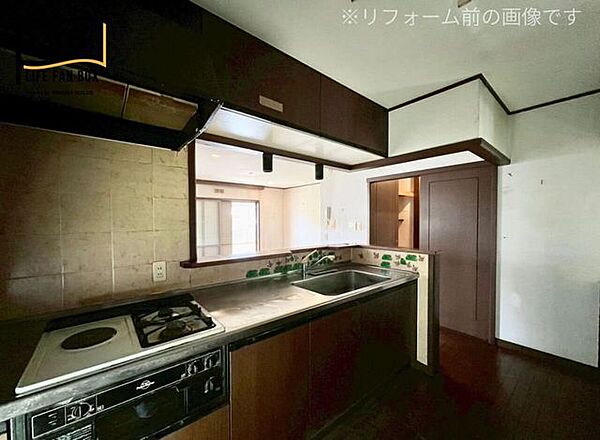 キッチンは新品交換予定です♪どんなキッチンになるか楽しみですね！※リフォーム前の画像です