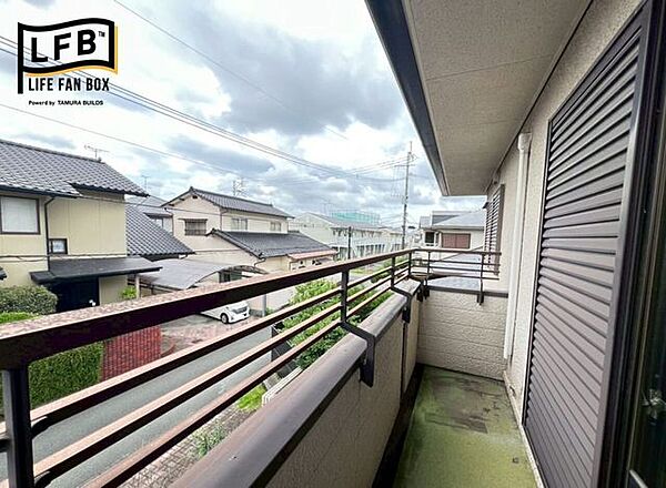 南向きのバルコニーです♪お布団を干すのも良いですね！