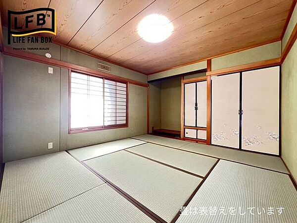 畳は全て表替えをしております。押し入れもあるので、お布団も収納できます◎