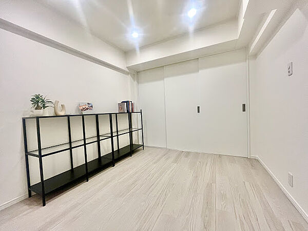◎即日案内可能◎日程調整致します！単身世帯・dinks・ファミリー世帯と全ての人に対応できるお部屋ですので、実需としても収益物件としても大変人気の物件です！エアコン1台設置済みで初期費用軽減◎