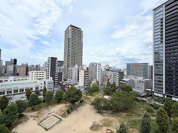 ご覧ください！バルコニーからの眺望です。目の前が公園のため遮る建物なく眺望良好！