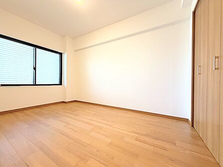 約6帖の洋室です。