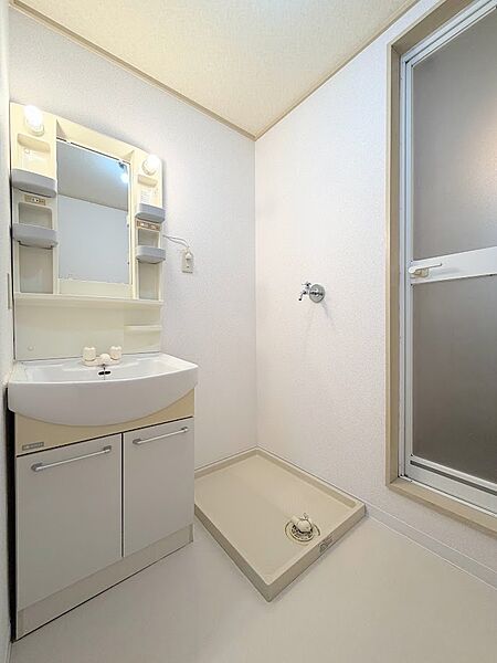室内に洗濯機を設置できます。