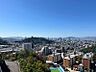 その他：市街地と山々、そして海を望む開放的な眺望。自然と都市が調和した景色が暮らしを彩ります。
