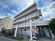 野崎駅より徒歩9分 築31年2ヶ月 4階建の賃貸物件