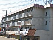 野崎駅より徒歩1分 3階 築37年7ヶ月の賃貸物件