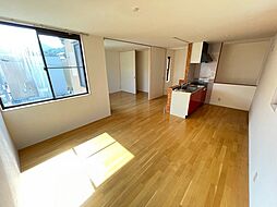 ユニキューブ焼山 3LDKのリビング/ダイニング