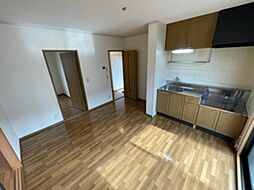 グランドールえみ 1階1LDKのリビング/ダイニング