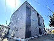 白山駅より徒歩10分 築1年7ヶ月 3階建の賃貸物件