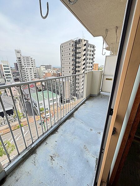 南東向きバルコニー、全面建物なく陽当たり良好です！