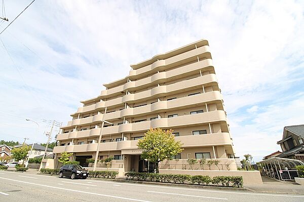 apartment 新潟県新潟市中央区米山３丁目1-5　駅南ビル1F