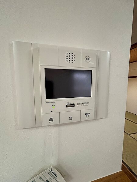 テレビモニターフォンつきオートロック、防犯面も安心★