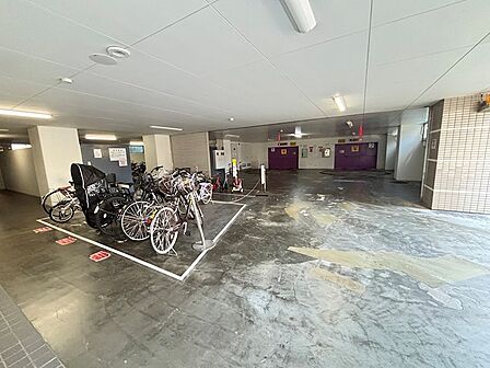 駐輪場・駐車場あり※駐車場は空きの確認が必要です。