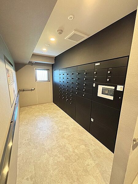宅配ボックスあり、不在時のお荷物受け取りに便利です。