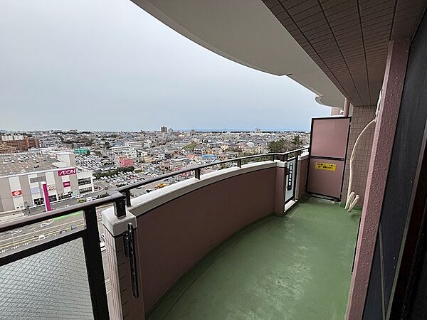 前面建物なく陽当たり良好！景色も良いです。