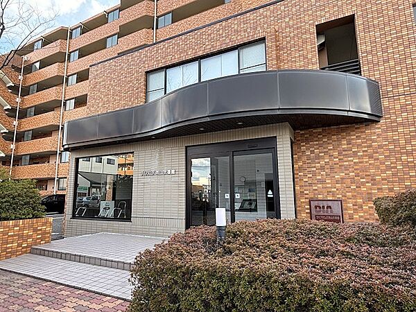 管理人日勤、オートロック付きで防犯面も安心。