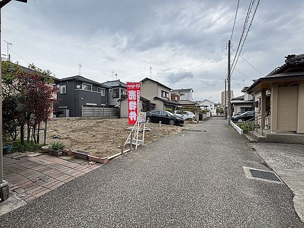 建物目の前は私道なので、プライバシーが守れます。