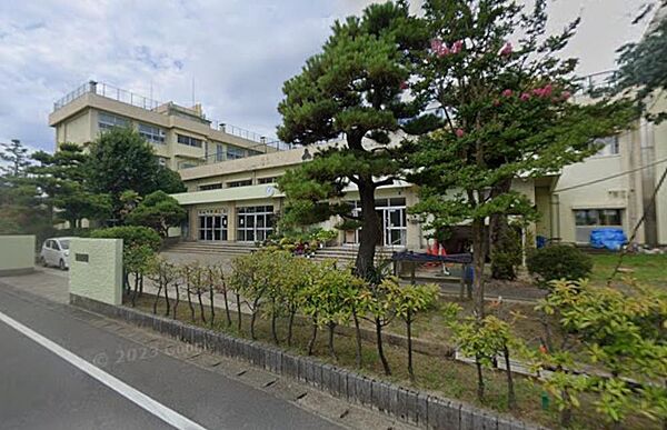 新潟市立石山中学校（1095m）