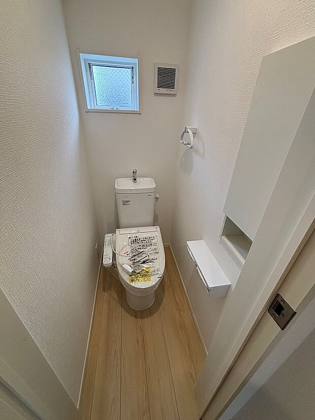 温水洗浄便座、1階2階にそれぞれトイレあり。