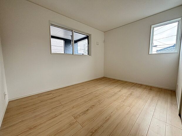 各部屋2か所窓があり、風通し良好。