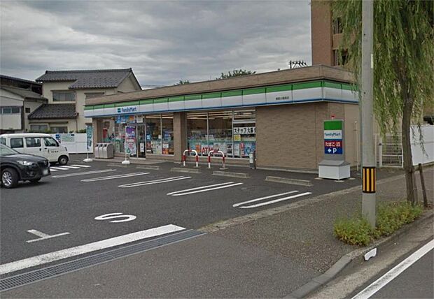 ファミリーマート 柳都大橋南店（1082m）