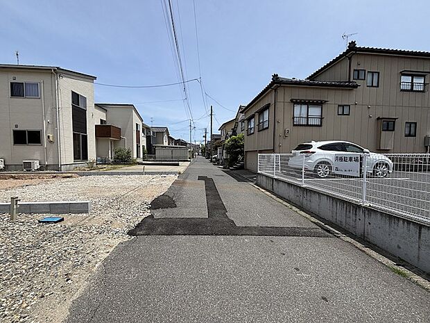 全面道路は4m、プライベート性の高い私道。