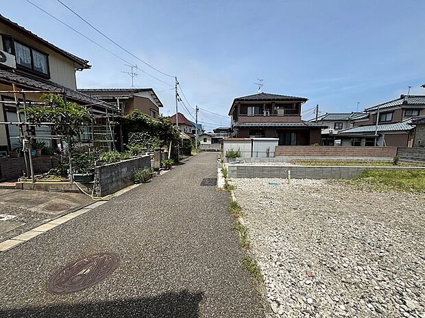 突き当りなので、横切る車がなくお子様も安心。