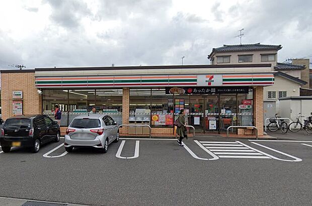 セブンイレブン 新潟山木戸店（558m）