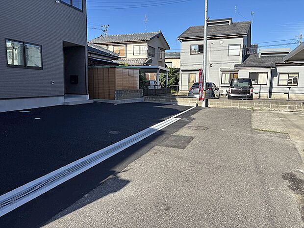建物東側は行き止まりになっており、お子様の飛び出しの心配もありません。
