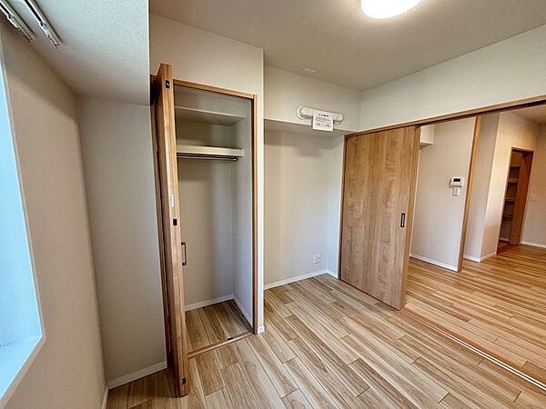 洋室4.3帖、子供部屋や納戸など、様々な使い方が可能。