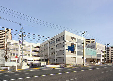 新潟市立南万代小学校(830m)