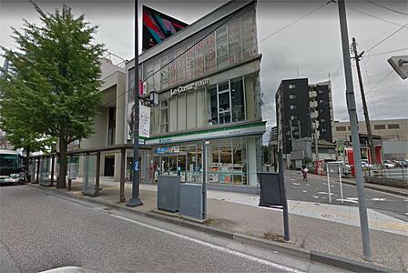 ファミリーマート 新潟万代四丁目店(286m)