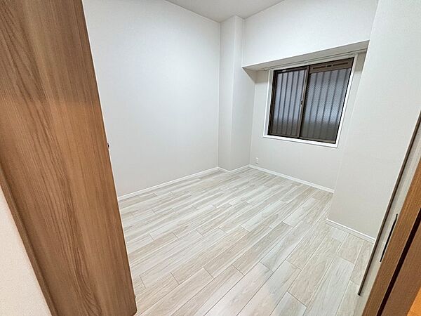 洋室5.6帖、エアコン設置も可能。