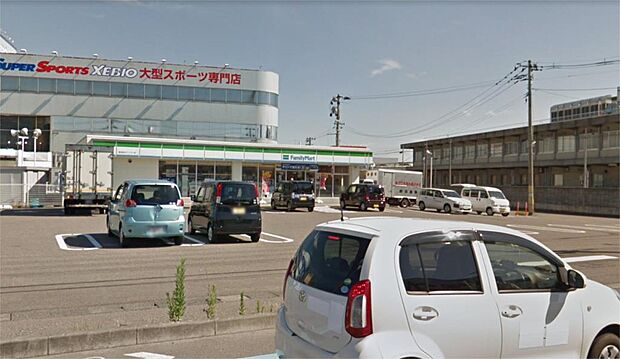 ファミリーマート 新潟桜木インター店（479m）